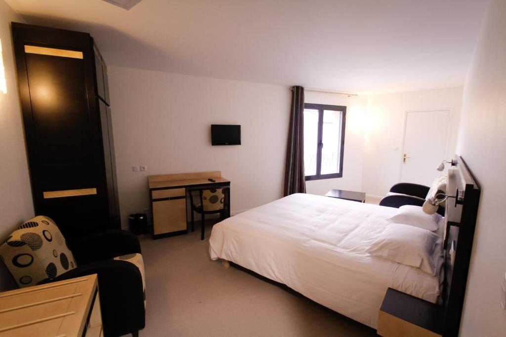 Logis Hotel Restaurant Auberge De La Xaintrie Saint-Privat  Kamer foto