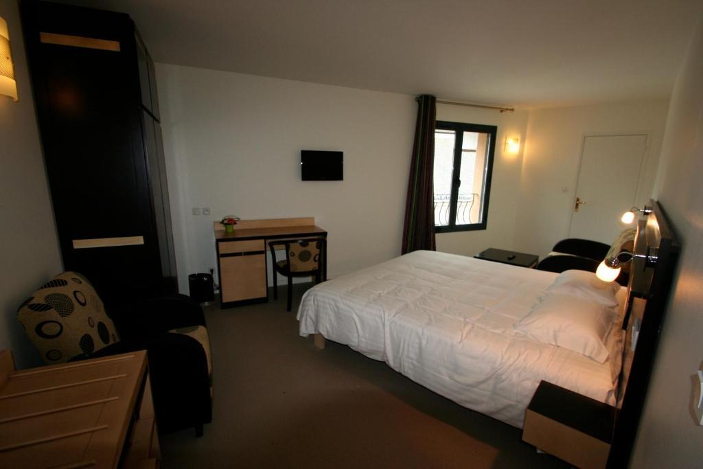 Logis Hotel Restaurant Auberge De La Xaintrie Saint-Privat  Kamer foto