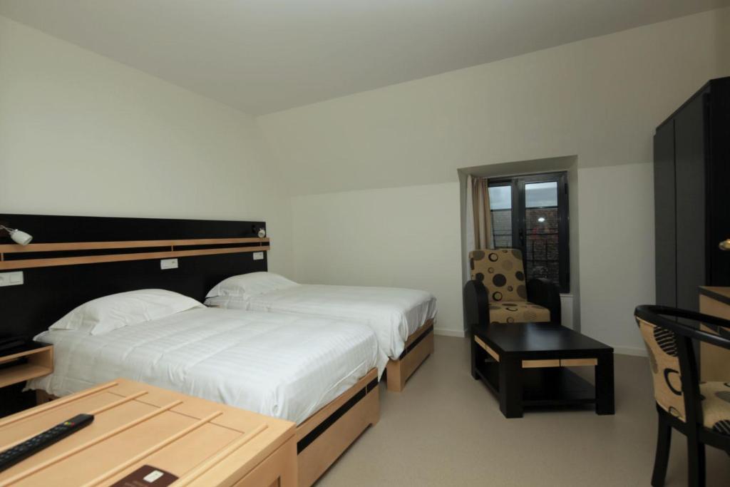 Logis Hotel Restaurant Auberge De La Xaintrie Saint-Privat  Kamer foto