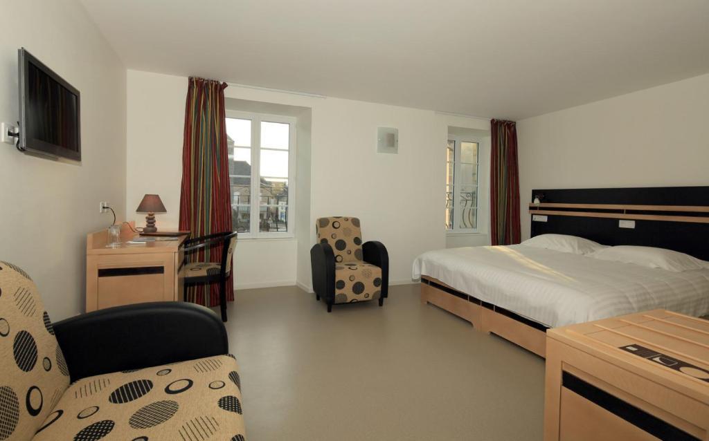 Logis Hotel Restaurant Auberge De La Xaintrie Saint-Privat  Kamer foto