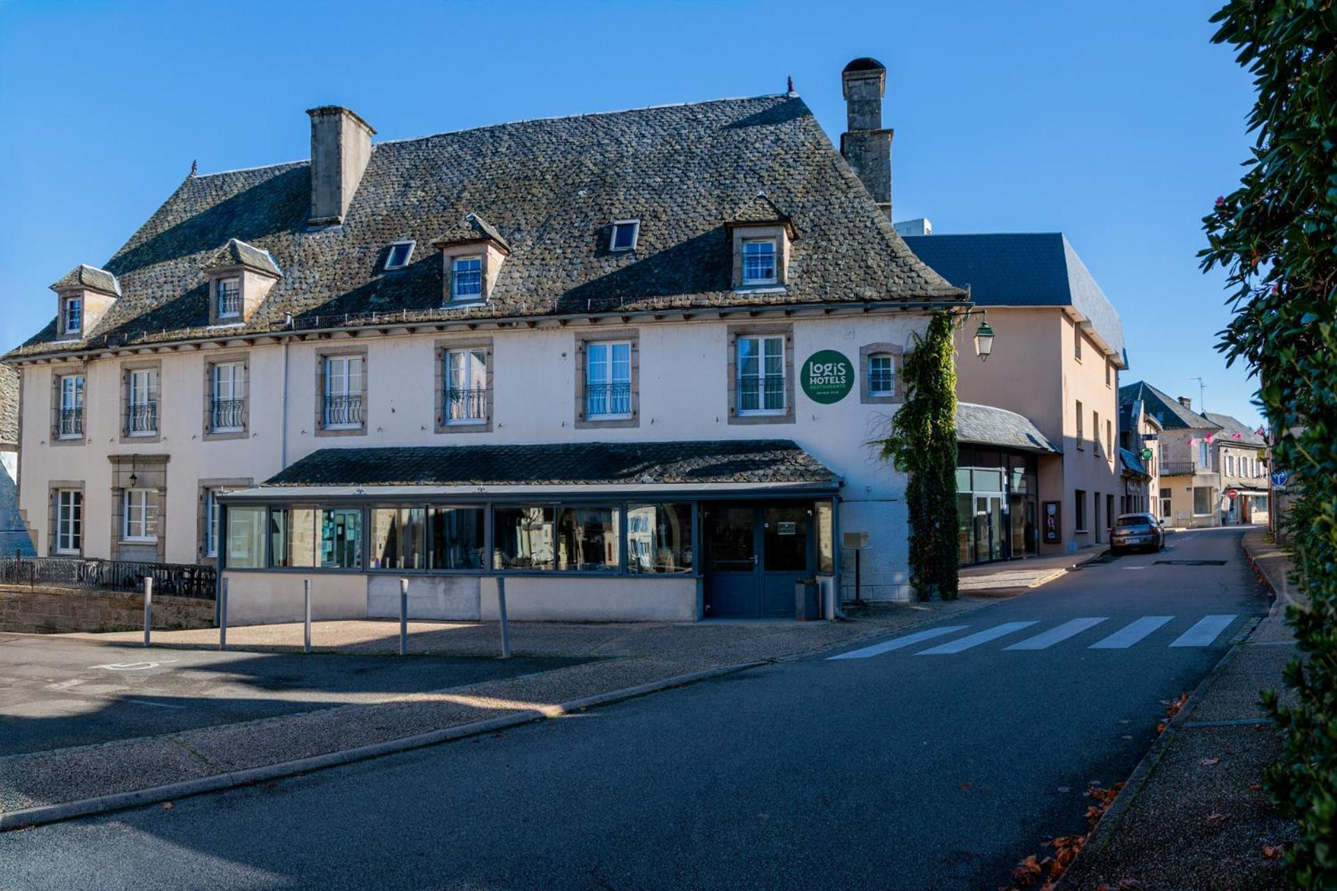 Logis Hotel Restaurant Auberge De La Xaintrie Saint-Privat  Buitenkant foto